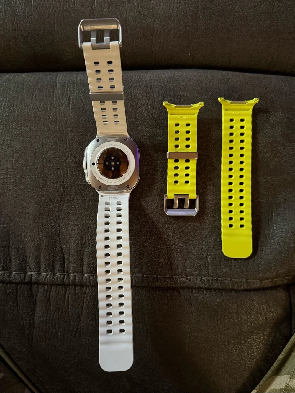 Samsung Galaxy Watch Ultra 2025 47mm in Titanium White and extra band.